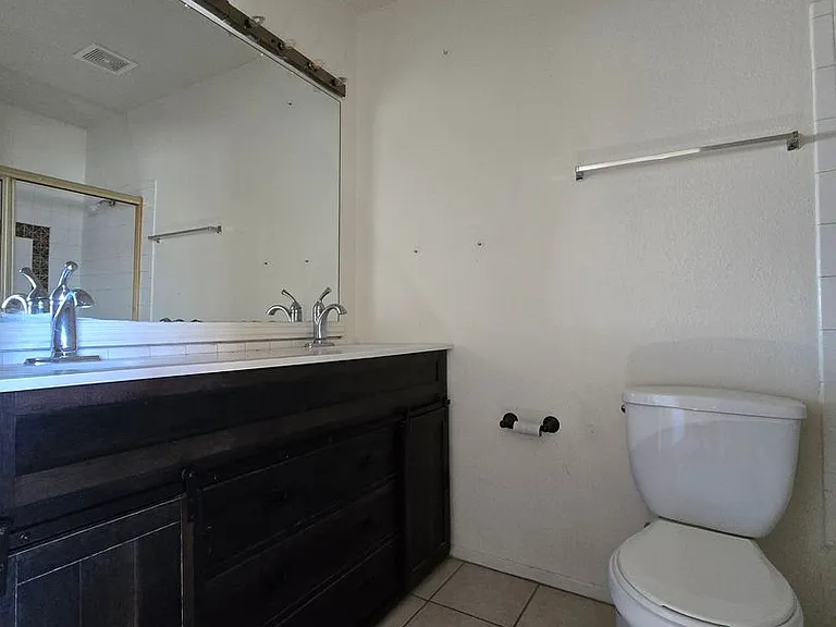 4300 N Lamont St #201 — Photo 16