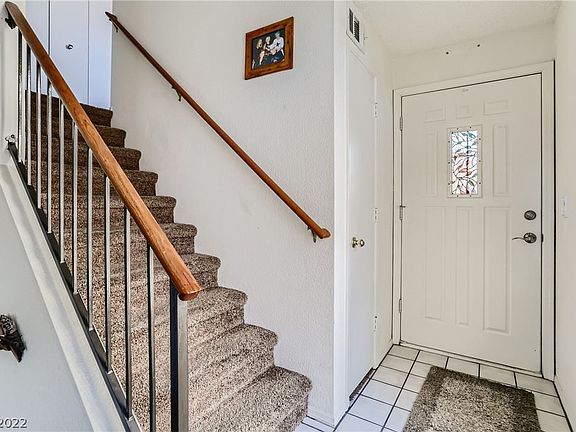 4th image of 530 Brightwater St