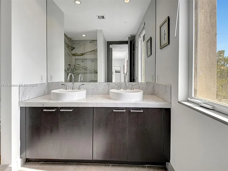 110 SE 2nd St #203 — Photo 22