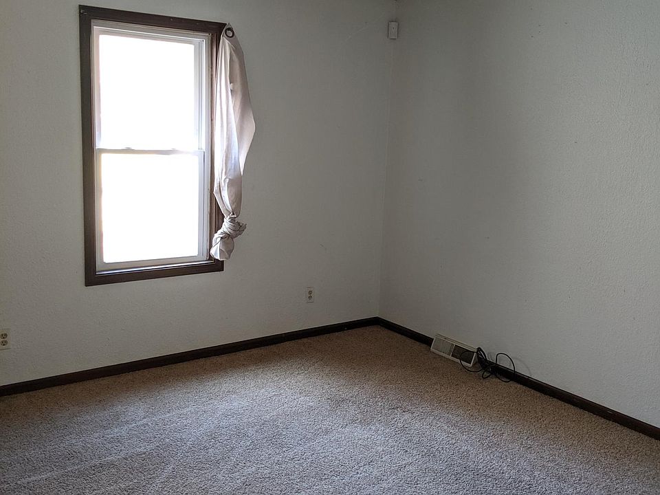 2nd image of 6131 Newton St