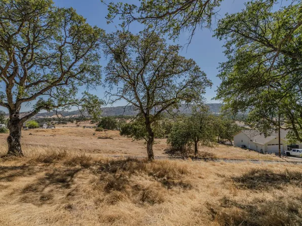 2205 Arrowhead St, Copperopolis, CA 95228