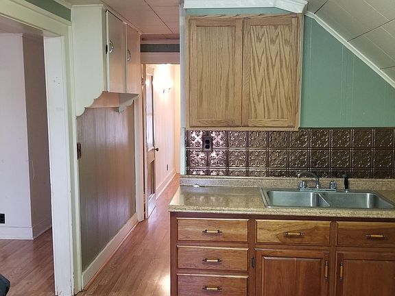 2nd image of 10 Alvern Ave #B