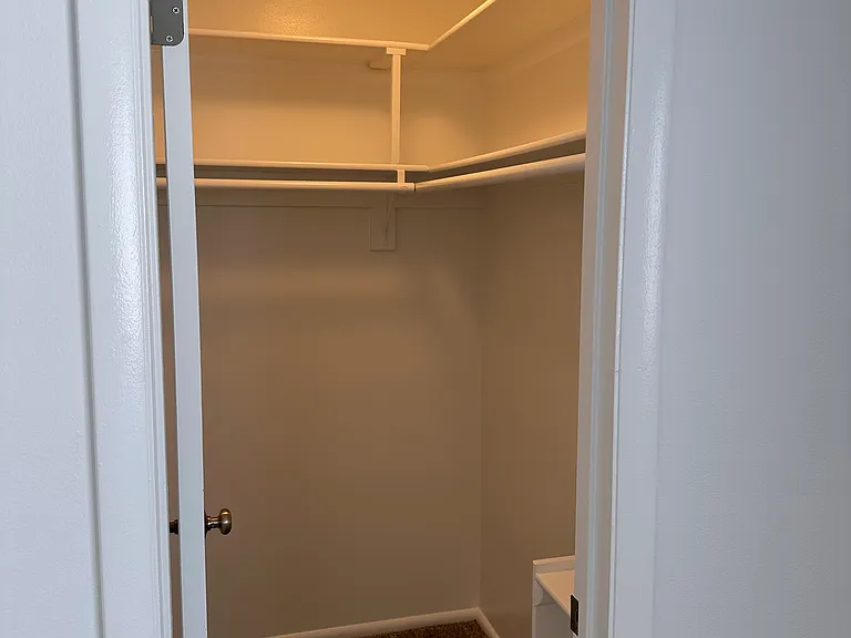 65 S 200 W — Photo 8