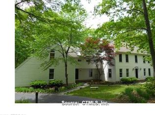 105 Laurel Cliffs Rd, Guilford, CT 06437