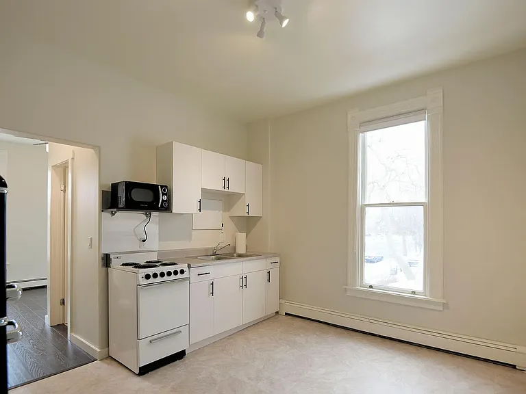 1137 N Lipan St #A — Photo 3