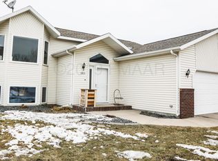 1905 37th Ave S, Fargo, ND 58104