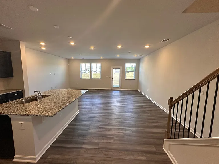 5927 Woodlawn Dr — Photo 5