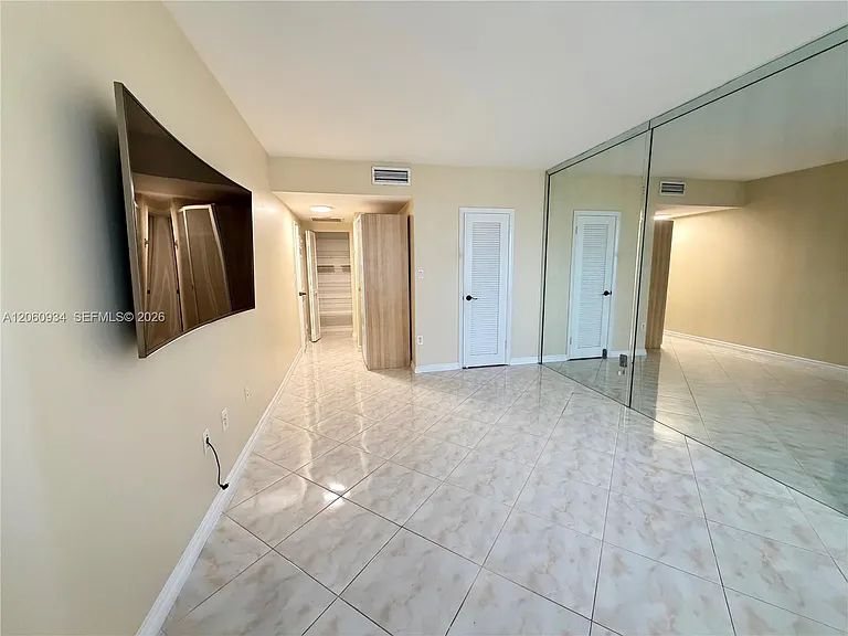 1980 S Ocean Dr #6N — Photo 8