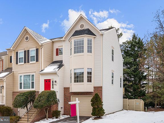 3rd image of 6882 Kerrywood Cir