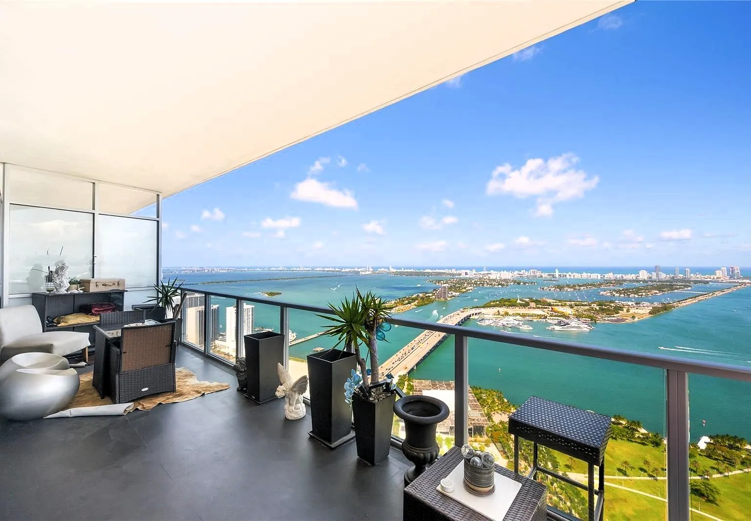 1 bed, 1.5 bath, 2106 sqft, $11,500 — Photo 1