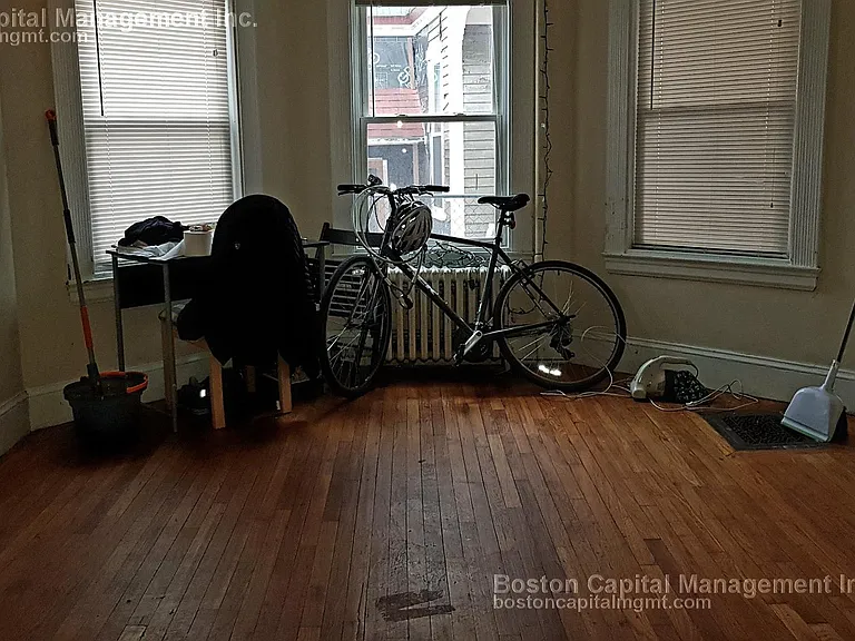 78 Linden St — Photo 6