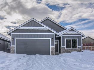 2945 NE Flagstone Ave, Bend, OR 97701