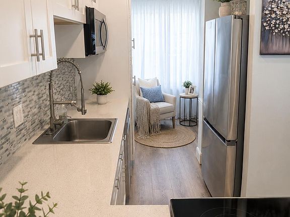 5th image of 1101 Cactus Terrace #203