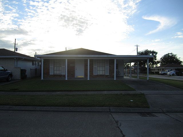 1st image of 1400 Maplewood Dr