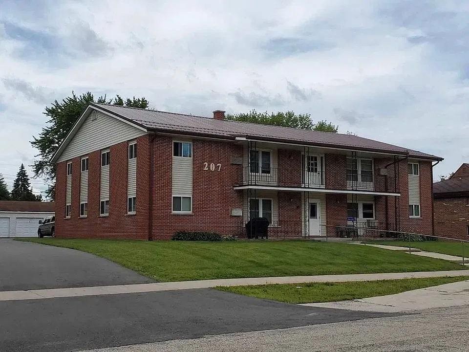 207 Lake St