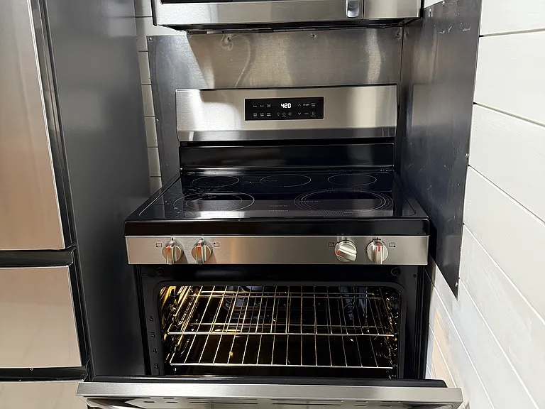 3821 Saint Johns Ave #5 — Photo 8