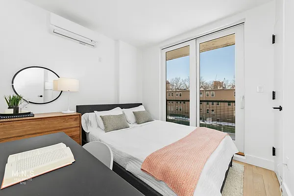 Rented by MNS | media 22