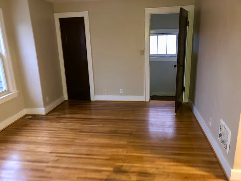 378 Victoria Blvd — Photo 9
