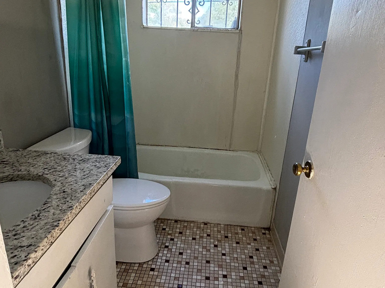 2 bed, 900 sqft, $750 — Photo 3
