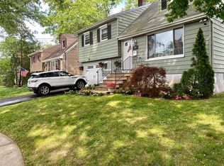 380 Walnut St, Ridgefield, NJ 07657