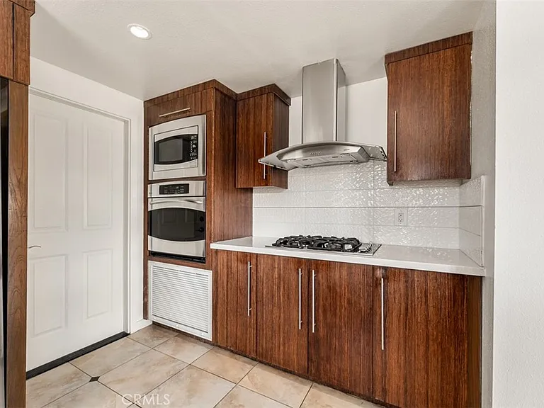 23932 Flores Ave — Photo 18