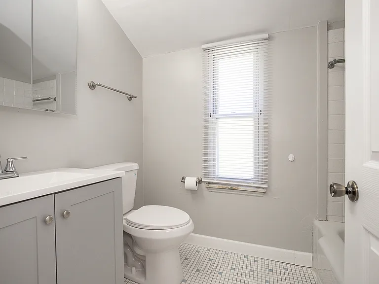 18121 Hiller Ave — Photo 19