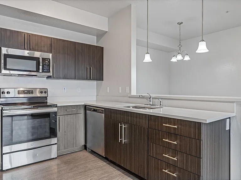 Quail Point Apartments — Photo 39