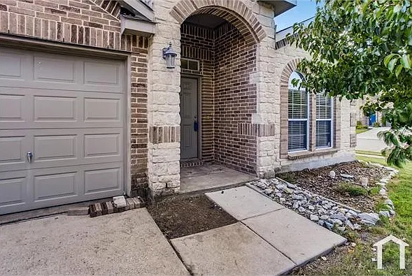 4 bed, 2185 sqft, $2,750 — Photo 2