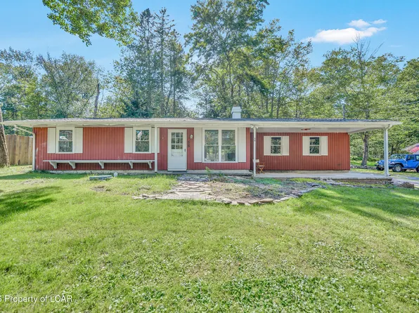 58 Westwood Blvd, Gouldsboro, PA 18424