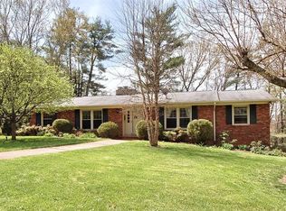 60 W Fox Chase Rd, Asheville, NC 28804