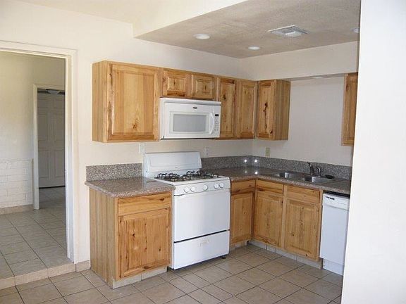 3rd image of 3726 N Estrella Ave