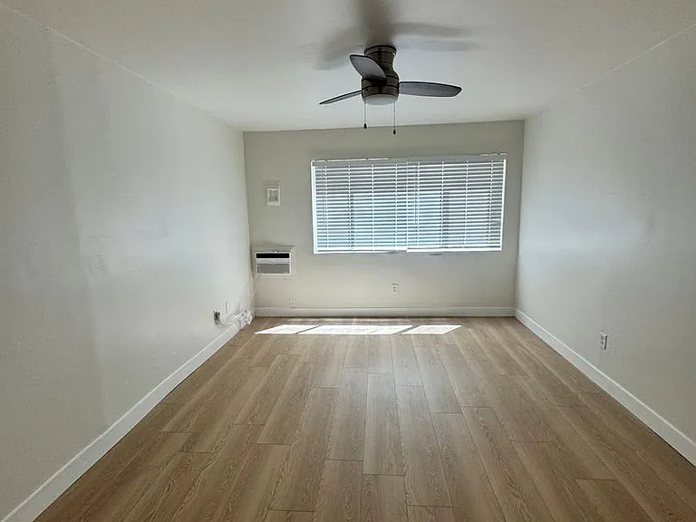 2666 Ellendale Pl — Photo 16