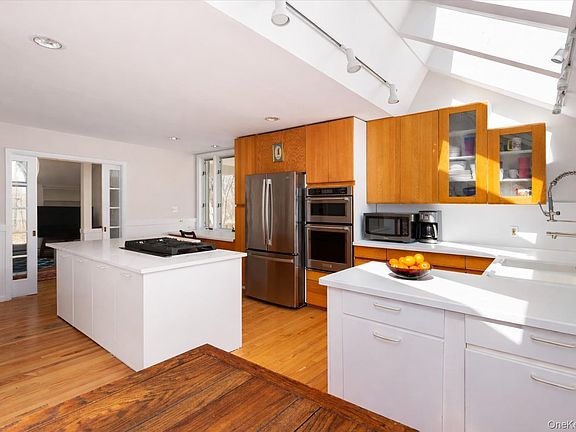 5th image of 17 Highview Road