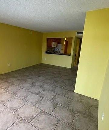 4th image of 20815 NE 8th Ct