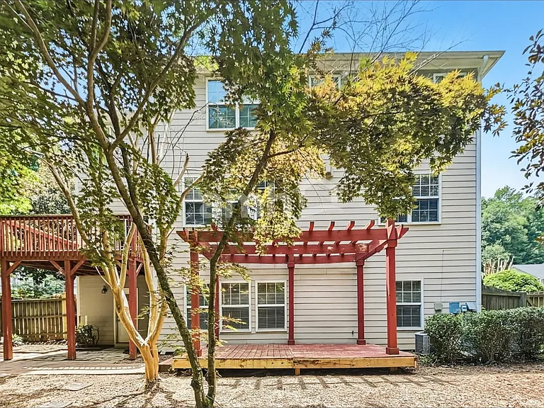 406 Howell Xing — Photo 27