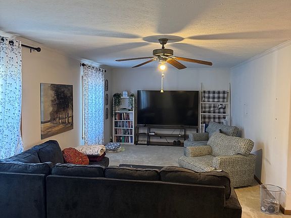 3rd image of 400 White Pine Blvd #29