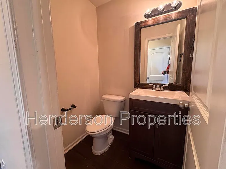817 Ranchero St — Photo 3