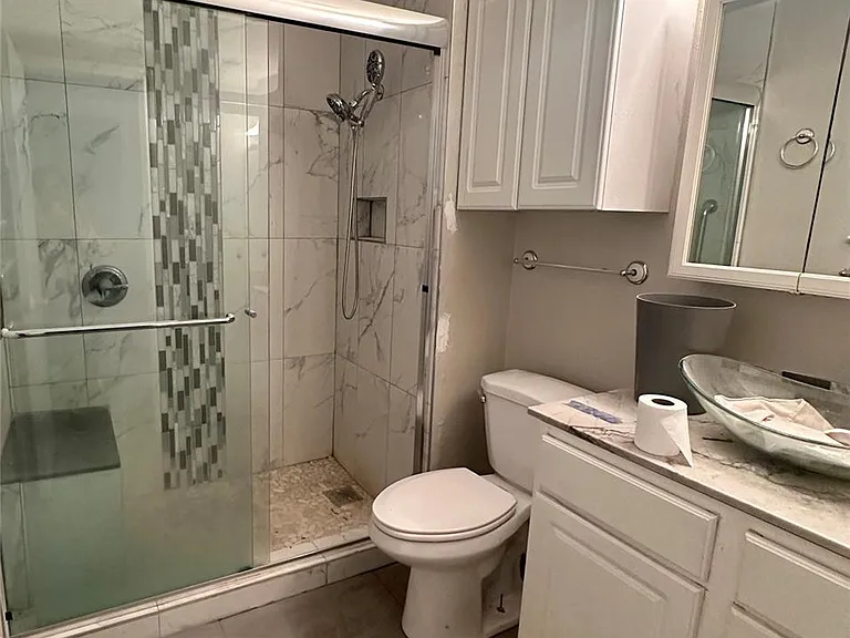 15935 Kenbrook Dr — Photo 9