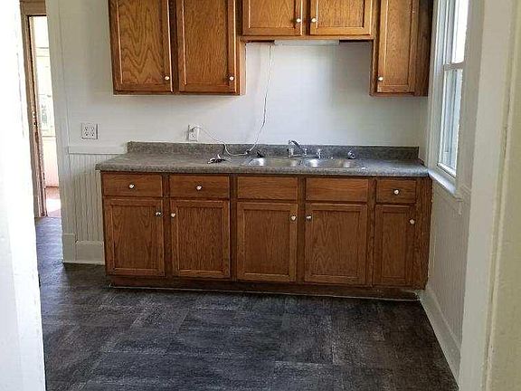 4th image of 1619 S 4th St