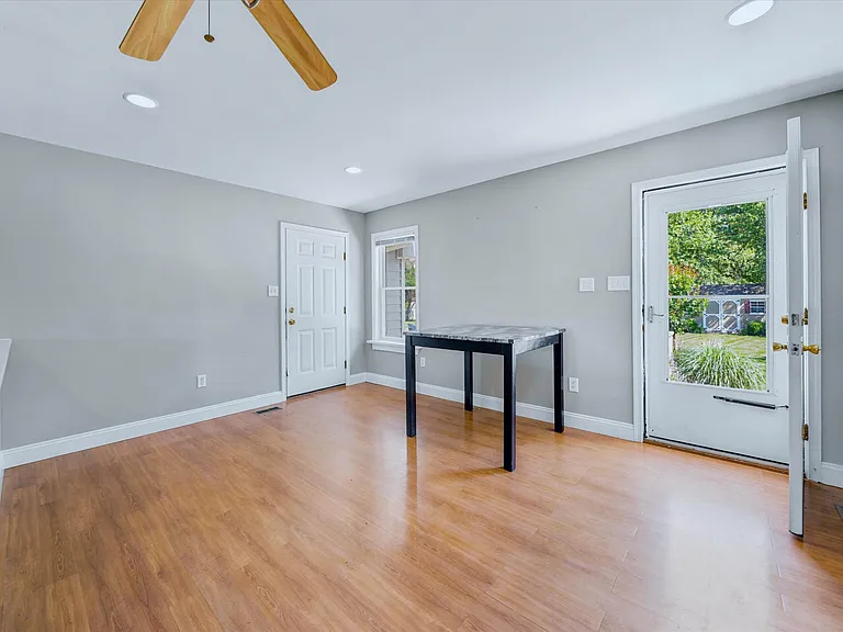5 Comet Ct — Photo 7