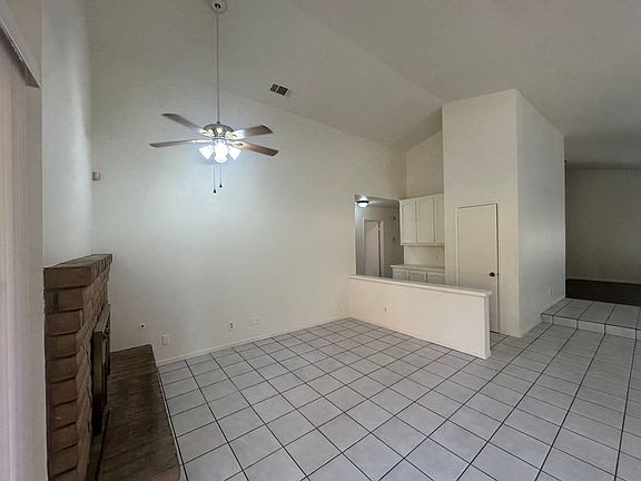 5th image of 2705 Twin Oak Ln