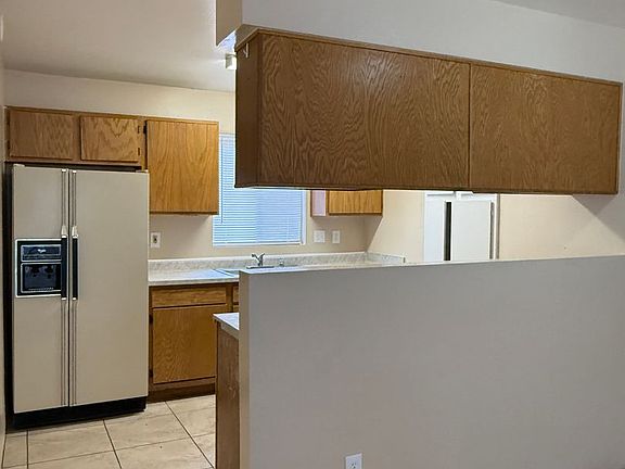 4th image of 941 Gail Gardner Way #B