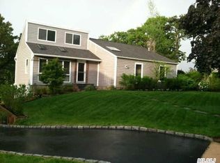 71 Lindron Ave, Smithtown, NY 11787