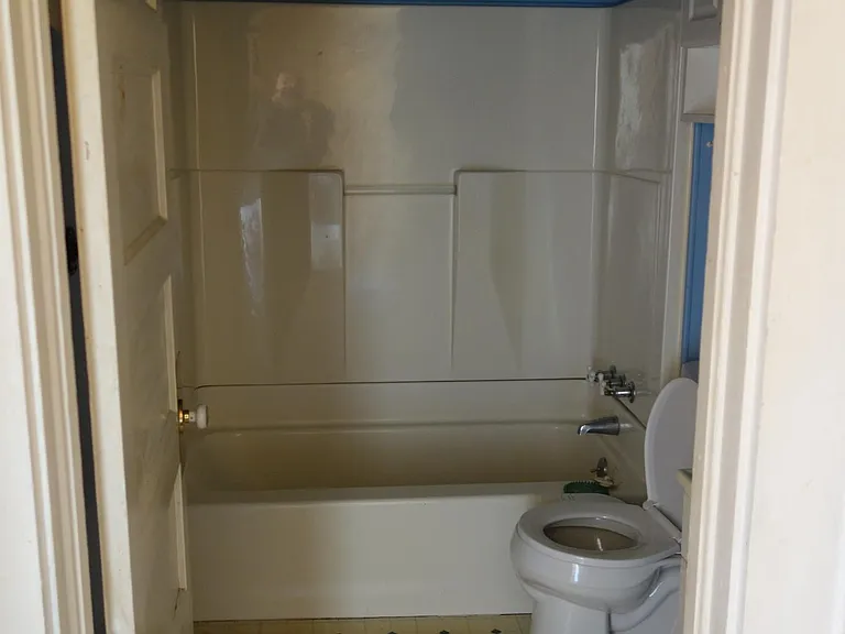 230 Pine St #A — Photo 11