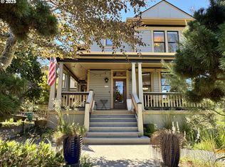 1175 11th St, Astoria, OR 97103