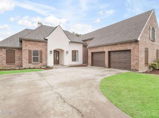 108 Queen Of Peace Dr, Lafayette, LA 70508