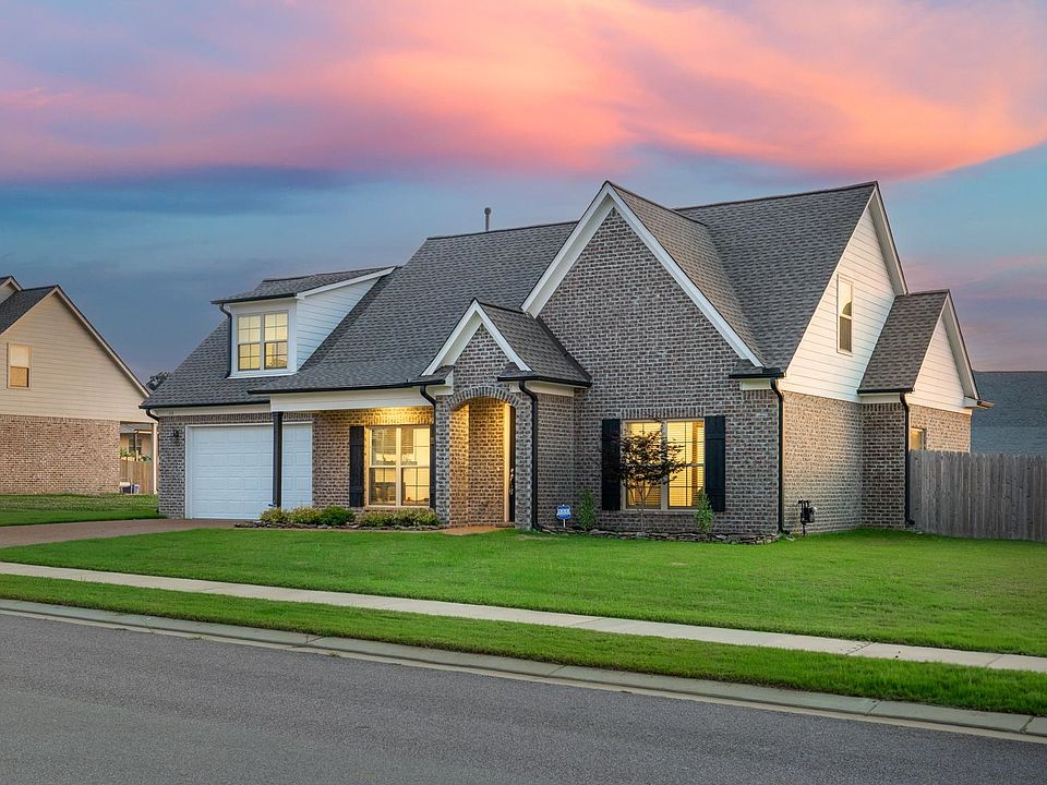 1st image of 113 Forsyth Ln