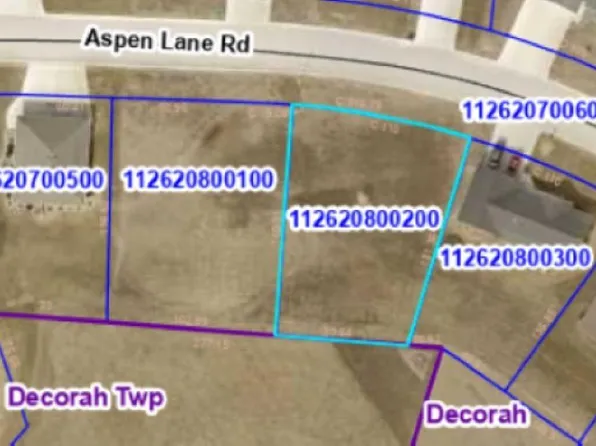 2403 Aspen Lane Rd, Decorah, IA 52101