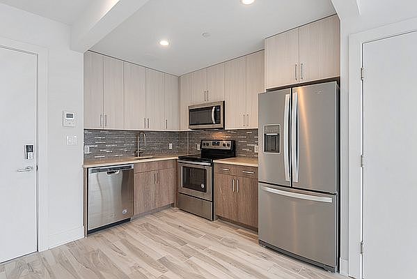1st image of 27-15 Astoria Blvd #2A