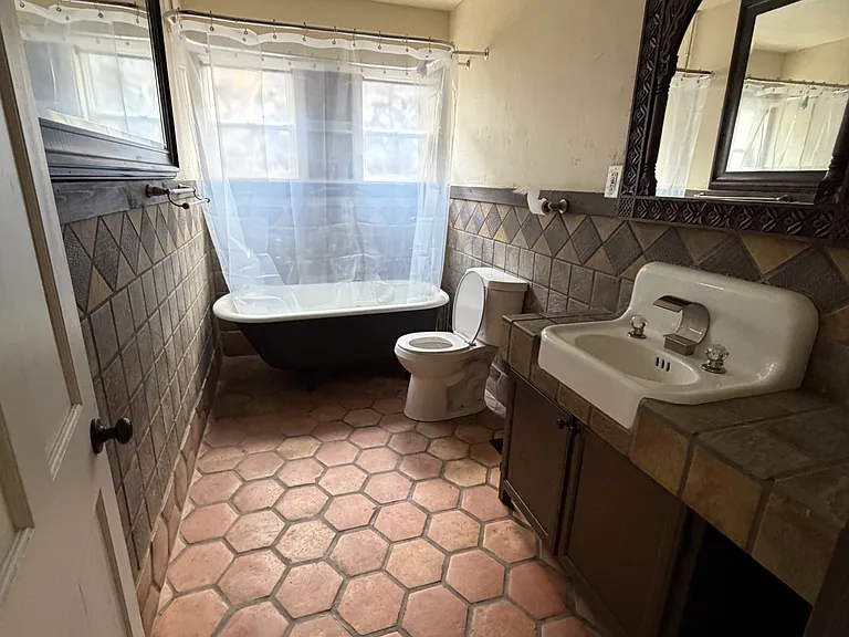 703 Country Club Dr — Photo 11